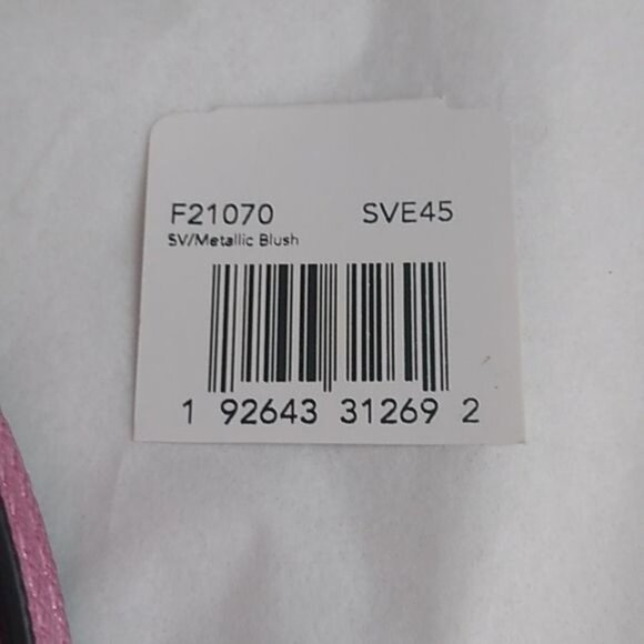 Coach Corner Zip Wristlet in Metallic Crossgrain Leather, SV/ Metallic B… - Picture 4 of 10